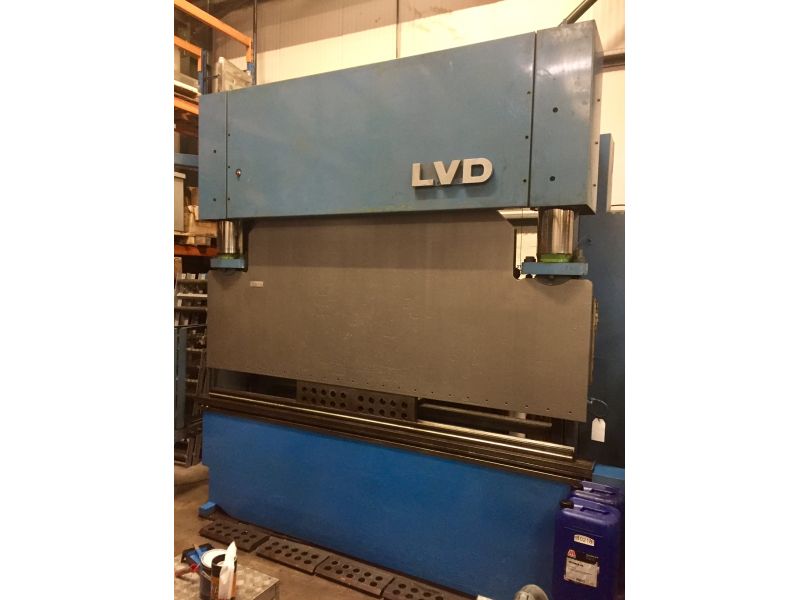 UM2029 LVD 3m x 175T CNC Pressbrake